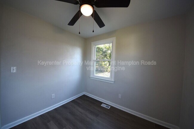 Building Photo - 18 E Gilbert St