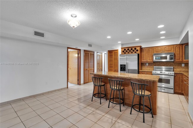 Building Photo - 7811 SW 9th Terrace
