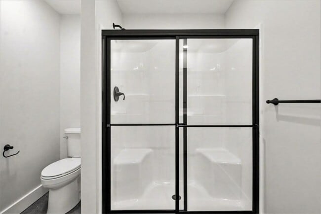 Building Photo - 1355 Valley Green Rd