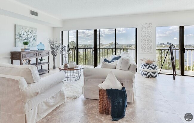 Building Photo - 944 Peninsula S Dr