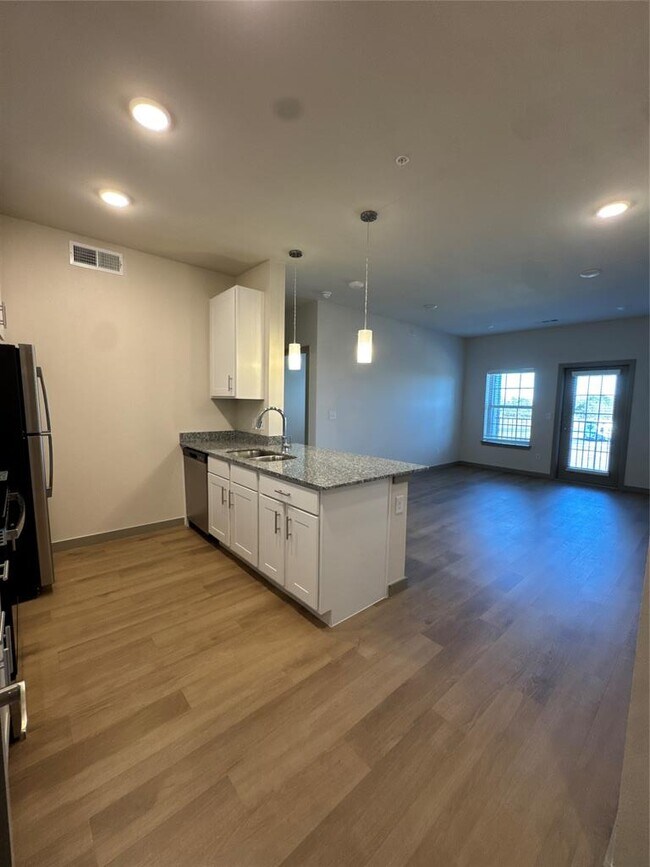 Building Photo - 691 Union Chapel Rd