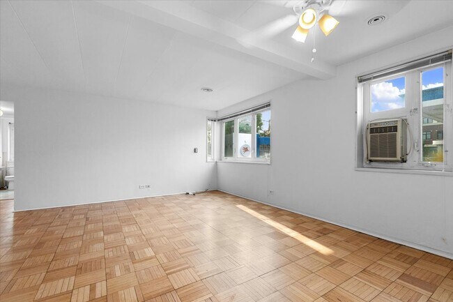 Building Photo - 7206 Oak Ave