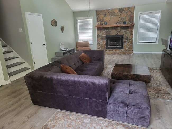 Building Photo - 16 Bramblewood Pl SW