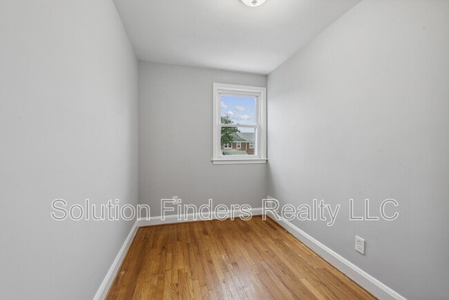 Building Photo - 2110 Coralthorn Rd