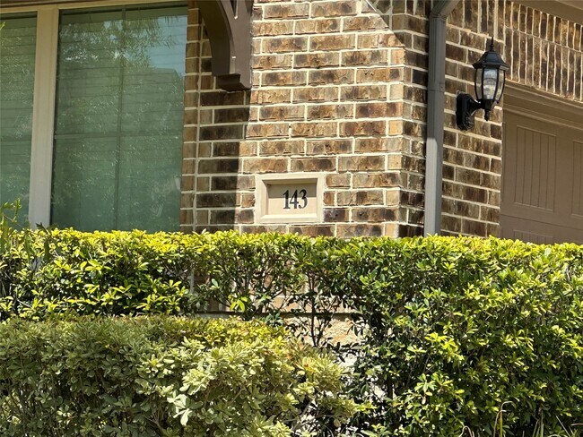 Building Photo - 143 Trophy Canyon Dr
