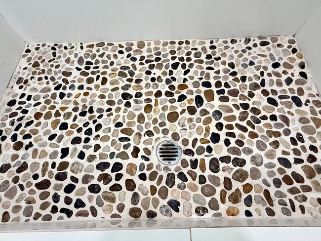 Building Photo - Relaxed Florida living at this 3Bedroom/ 2bath home in the Heart of Daytona Beach!