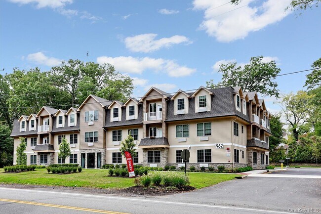 Building Photo - 962 US-9W