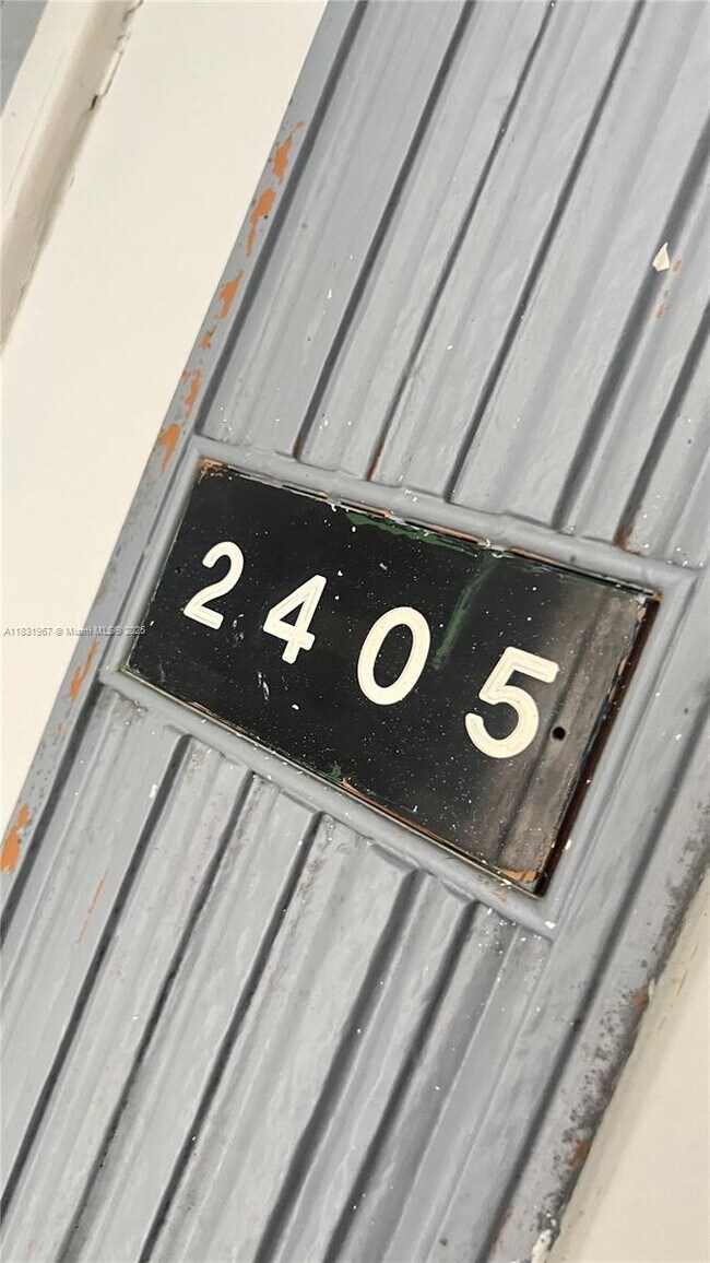 Building Photo - 12219 SW 14th Ln