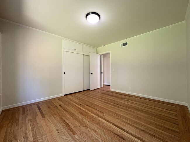 Building Photo - Charming 3BR/2BA Home in West Menlo Park