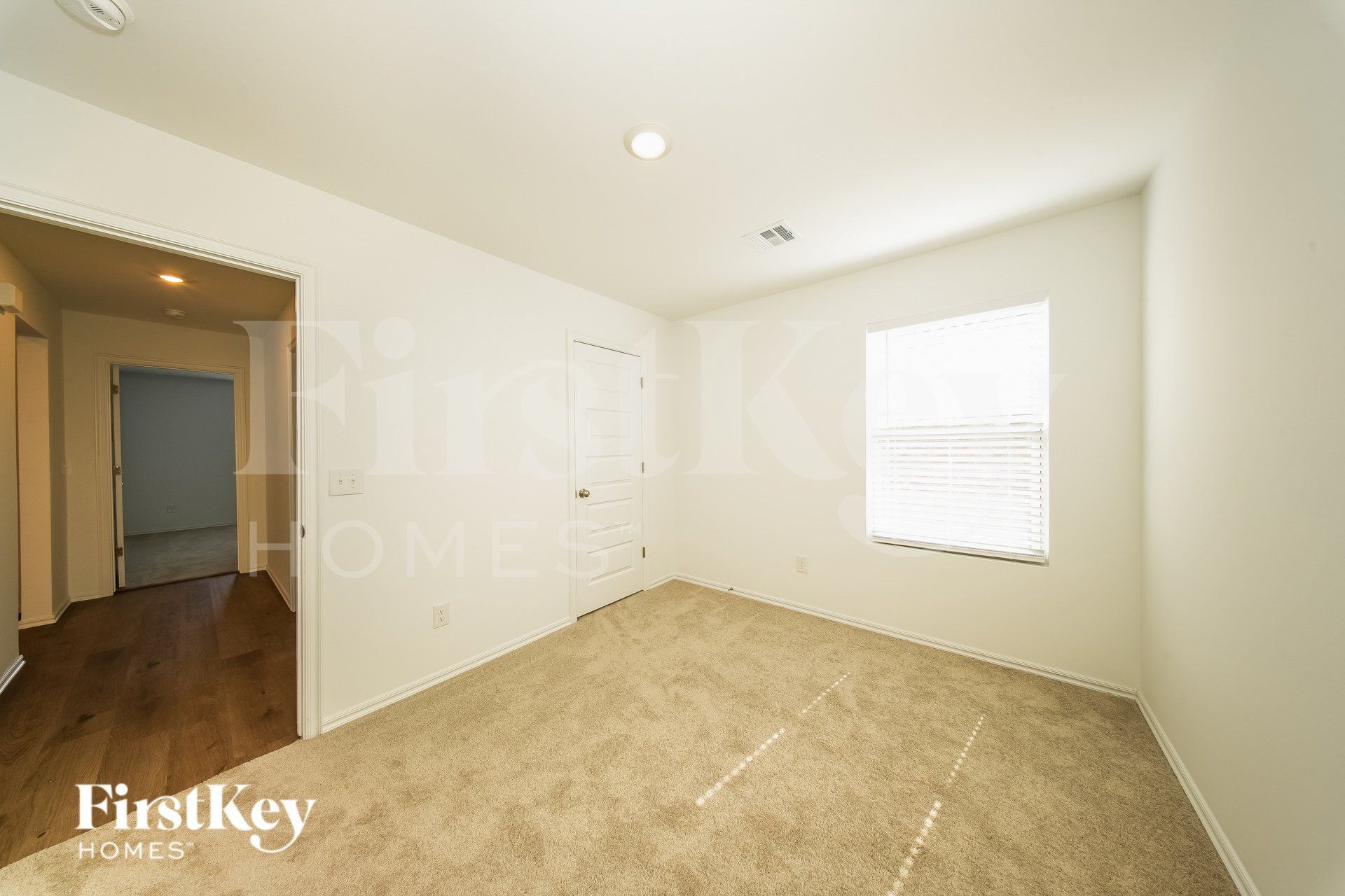 Building Photo - 441 Labelle Ln