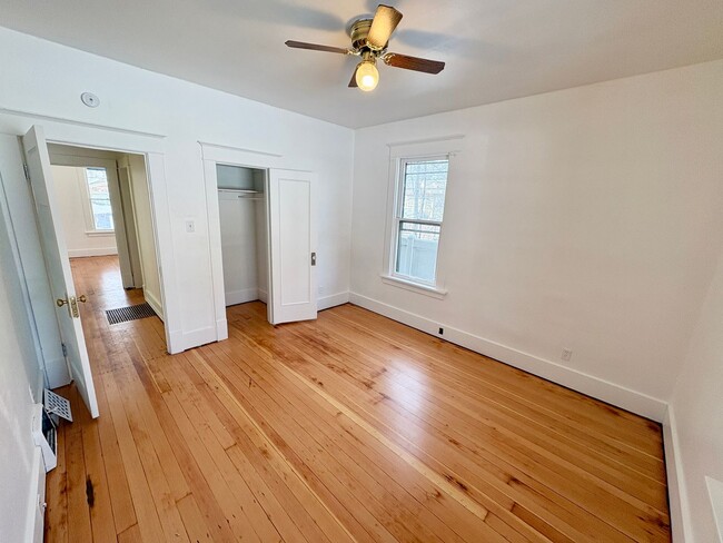 Building Photo - Beautiful Remodeled 2 Bedroom 1 Bathroom H...