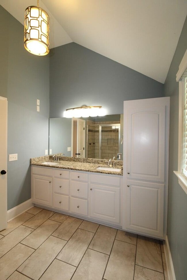 Building Photo - 2930 S Wise Dr