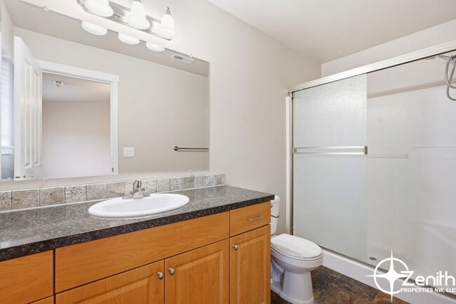 Building Photo - 5618 NE 74th Ct