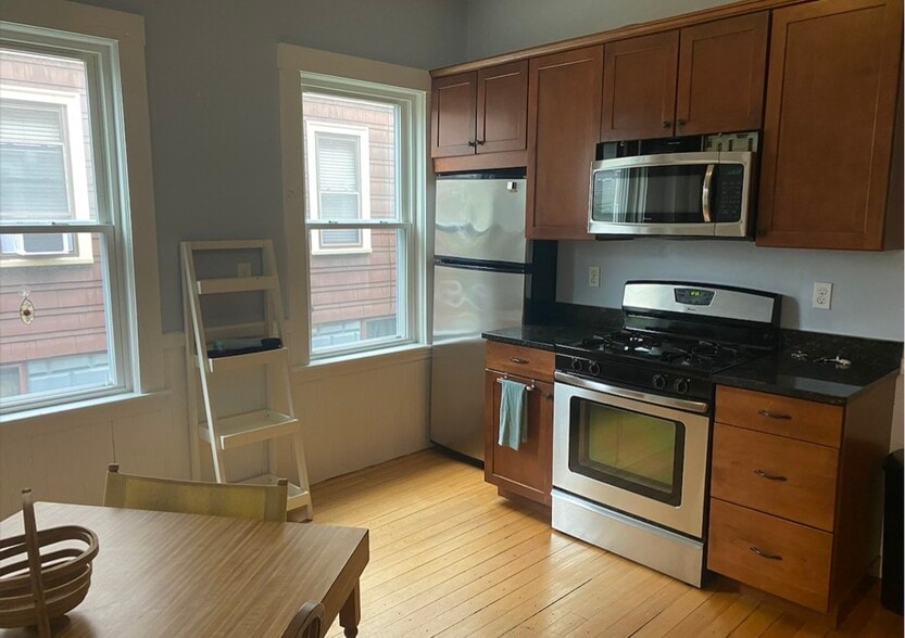 Building Photo - 61 Frederick Ave