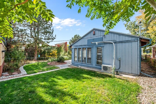 Building Photo - 44 Monroe St