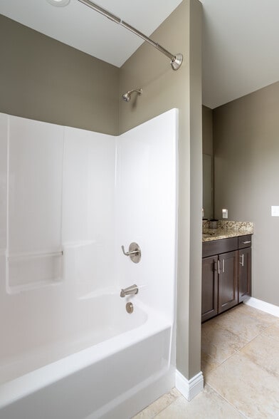 2nd Bath - 1221 Broad St