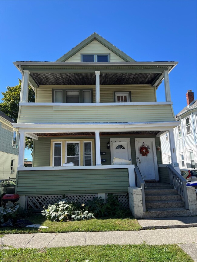 Primary Photo - 46 Manitou Ave