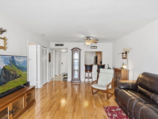 Building Photo - 3588 Collins Ave