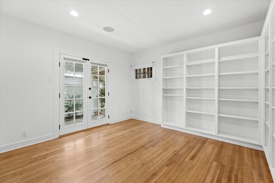 Building Photo - 229 15th St