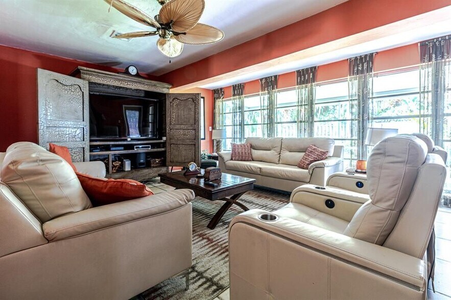 Primary Photo - 1300 SE 7th Ct