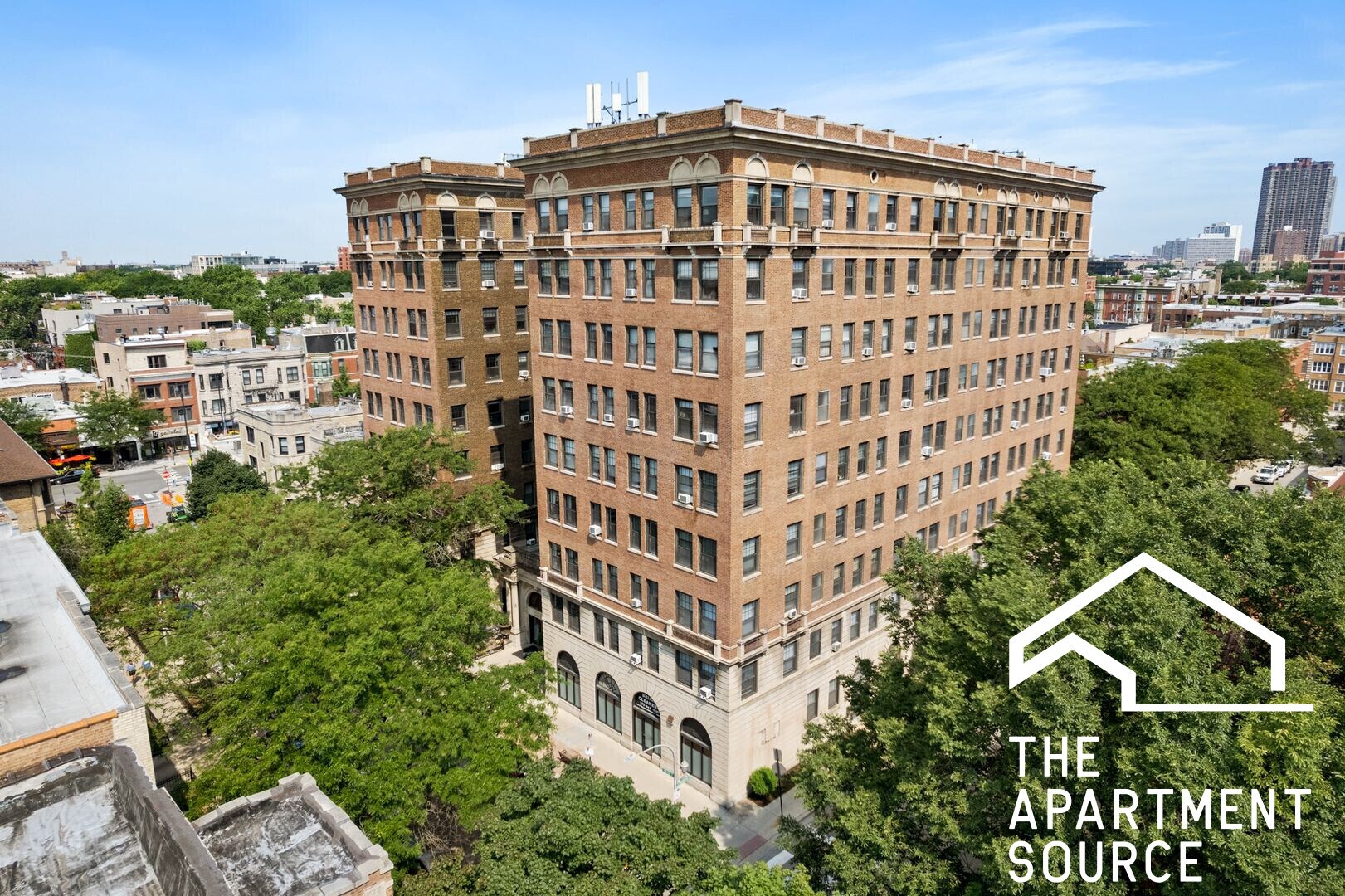 Building Photo - 540 W Briar Pl