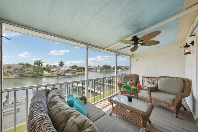 Building Photo - 637 Pinellas Bayway