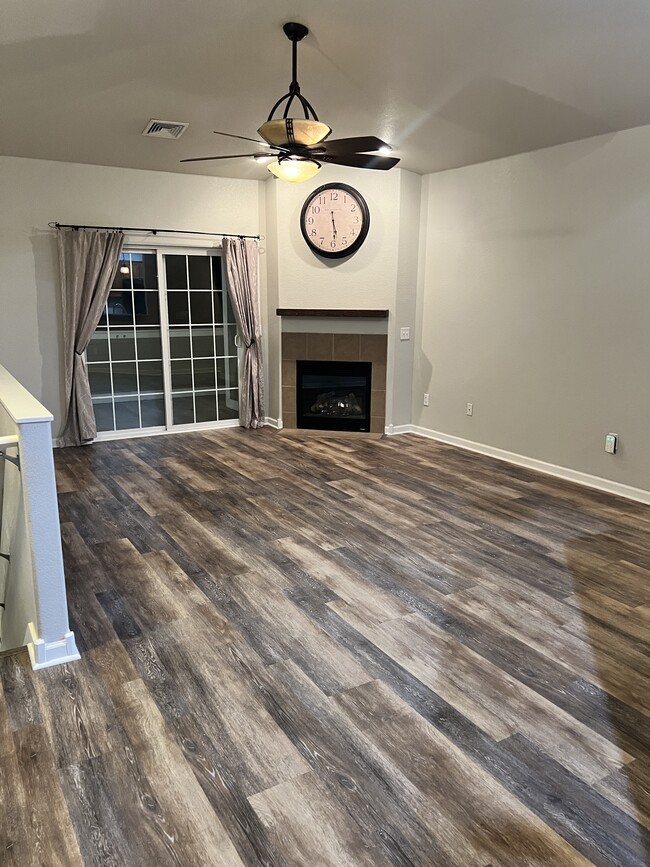 living room - 2302 Owens Ave