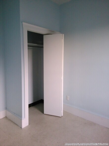 Building Photo - 36 Mozart St