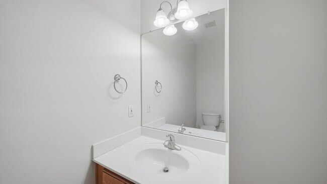 Building Photo - 3 bed, 2.5 East Brainerd Home Available NOW!