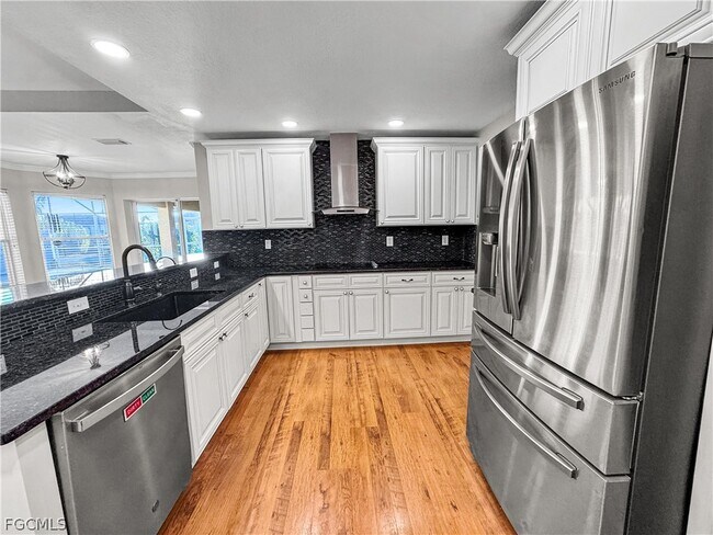 Building Photo - 326 SW 29th St