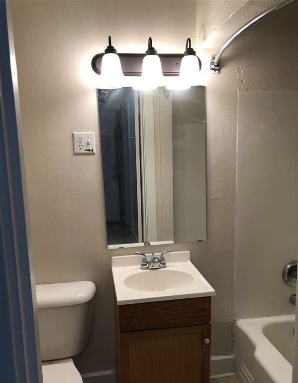 Building Photo - 1121 N 12th St