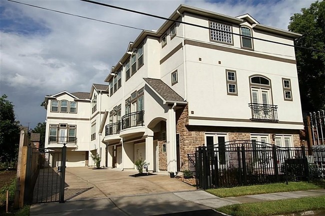 Building Photo - 1815 Oakdale St