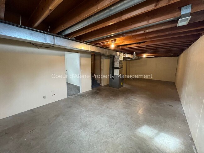 Building Photo - 10953 N Skylark Ln