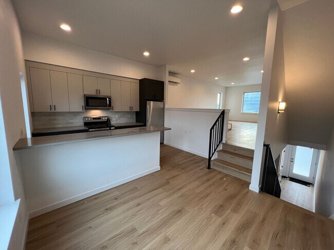Building Photo - 30515 SW Magnolia Ave