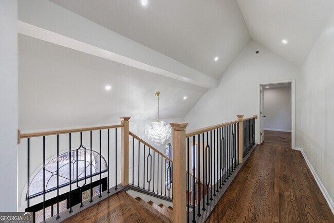 Building Photo - 459 Atlanta Country Club Dr