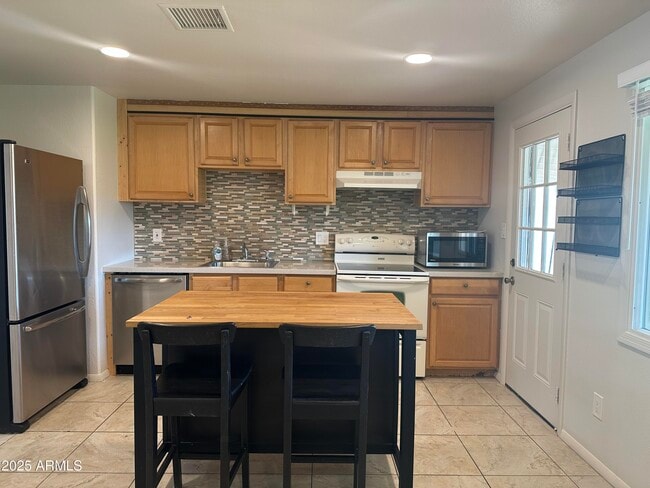 Building Photo - 4109 E Winchcomb Dr