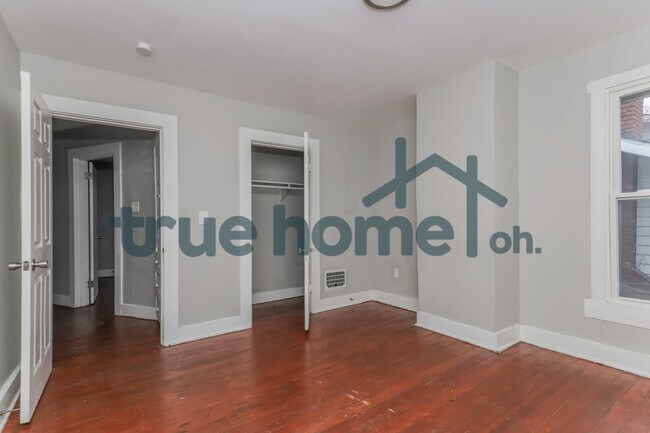 Building Photo - 1249 Everett Dr