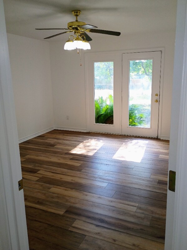 Building Photo - 1517 Northwood Dr