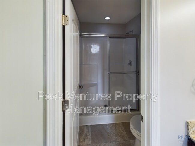 Building Photo - 11 Endeavor Cir