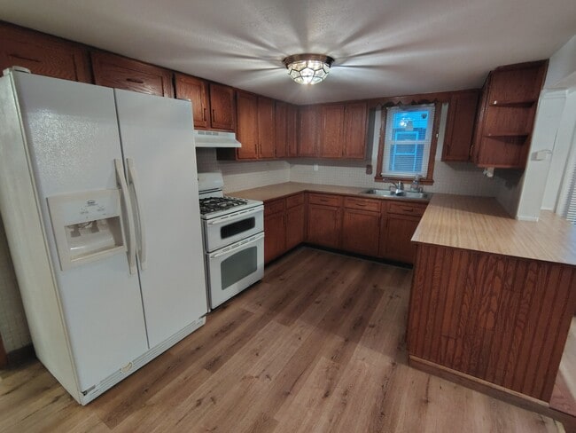 Building Photo - 242 S Adams St