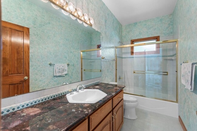 Building Photo - 3957 Valley Oak Dr