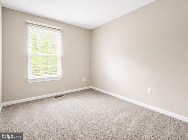 Building Photo - 6556 Ridgeborne Dr