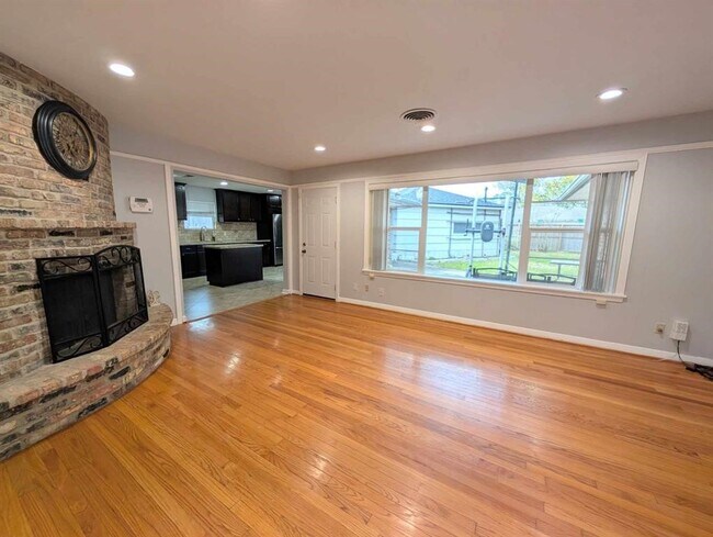 Building Photo - 5306 Briarbend Dr