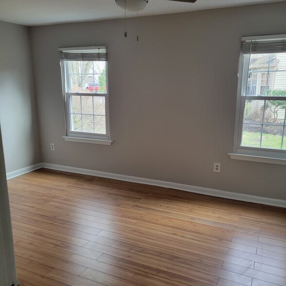 Building Photo - 84 Woodlake Dr