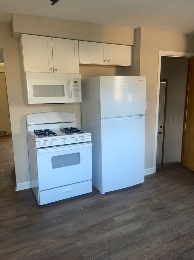 Building Photo - 15717 Northwood Ave