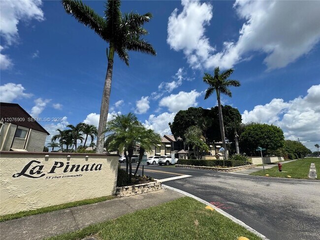 Building Photo - 5773 La Pinata Blvd