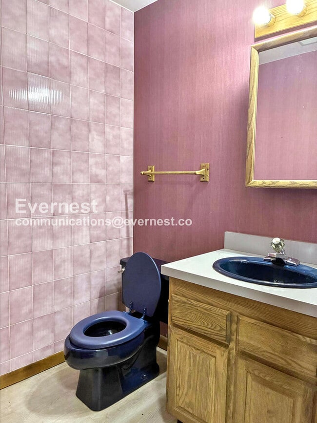 Building Photo - 4713 9th St Rd