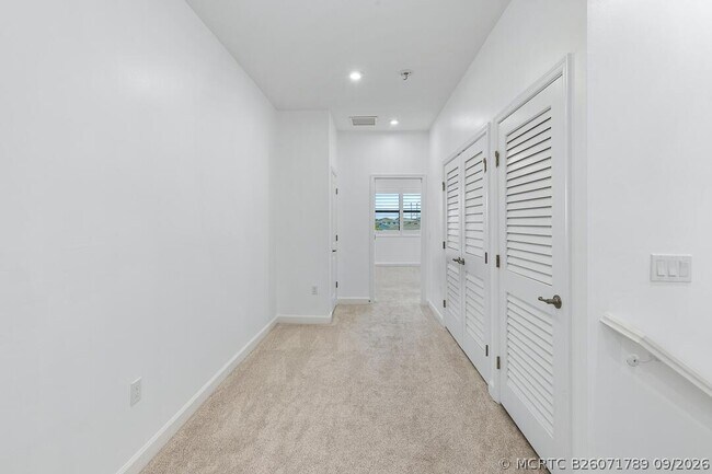 Building Photo - 14131 SW Thorens Dr