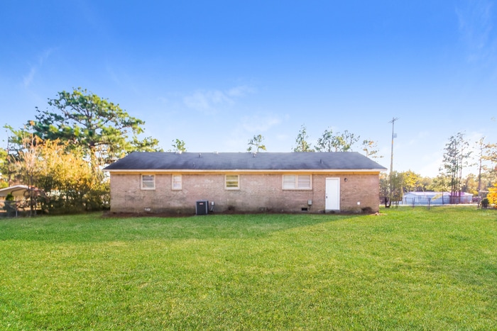 Building Photo - 2027 Glenn Rd