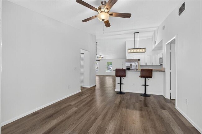 Building Photo - 5058 Canal Cir E